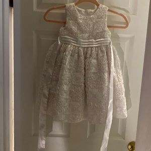 Girls dress excellent condition barely used